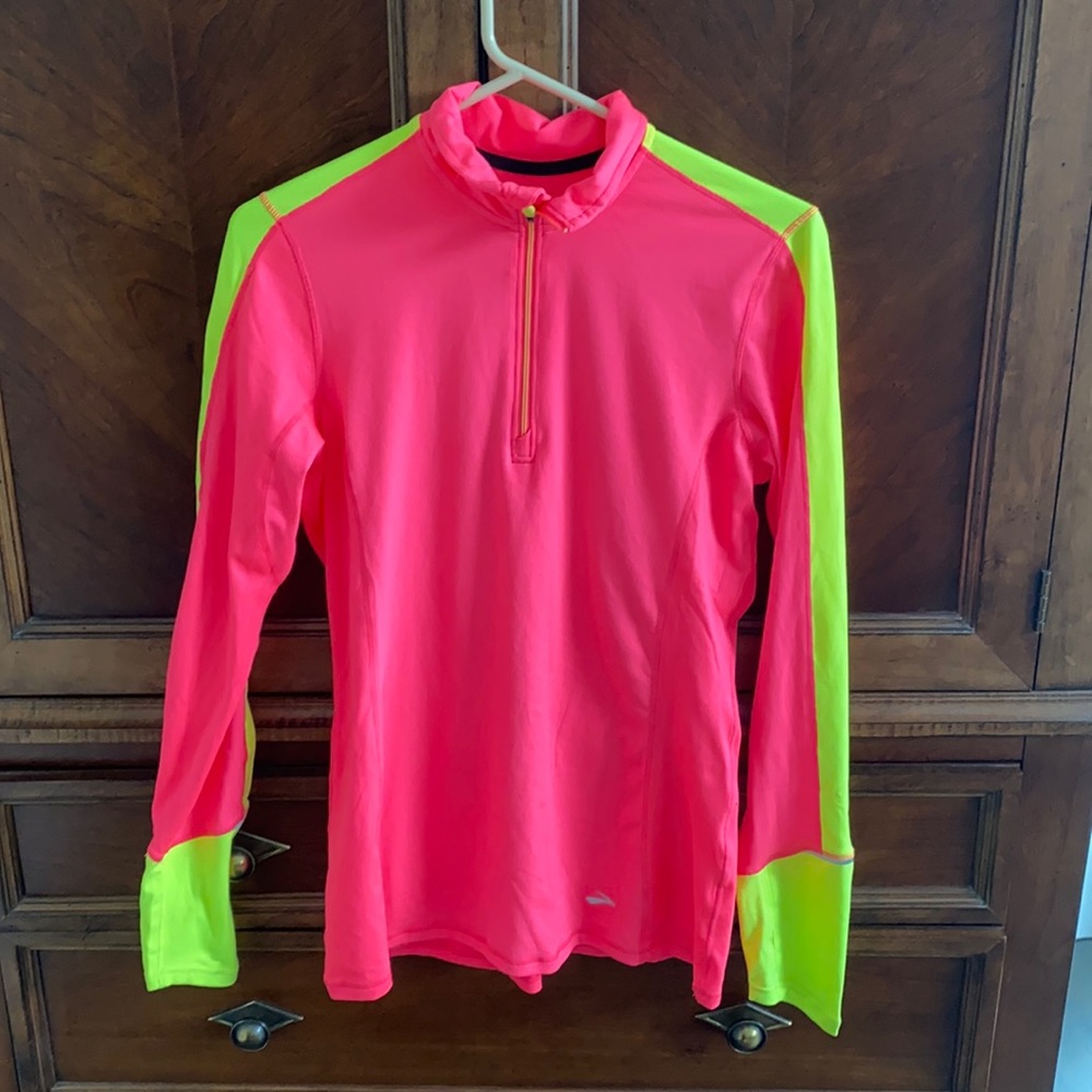 Brooks quarter zip athletic top, size M,